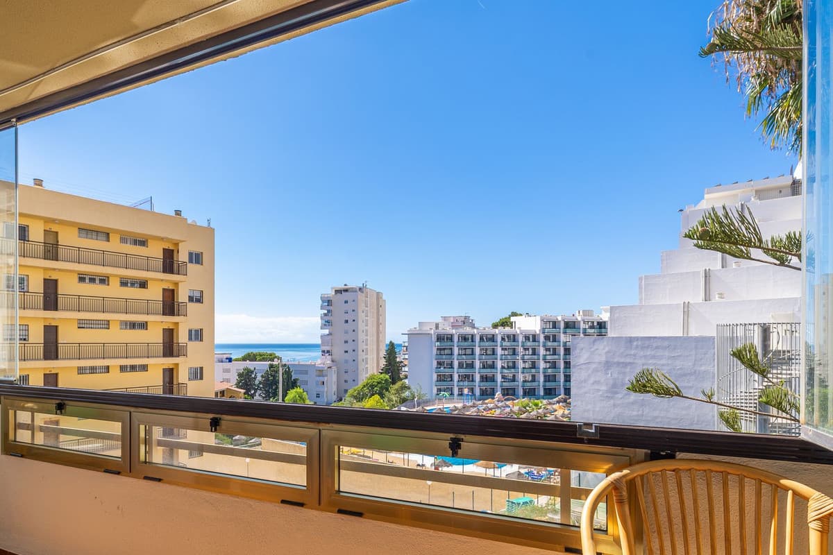 Middle Floor Apartment in Benalmadena — photo 3 of 10