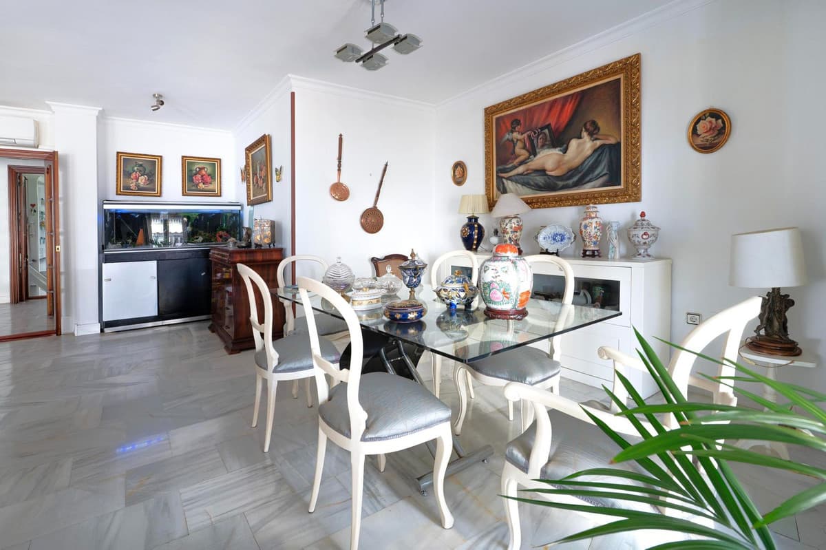 Middle Floor Apartment in Málaga — photo 9 of 10