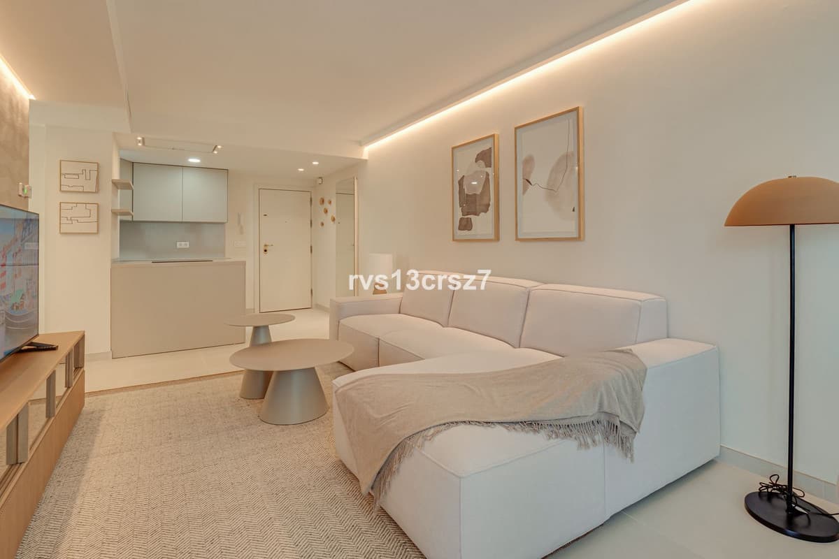 Middle Floor Apartment in Marbella — photo 2 of 10