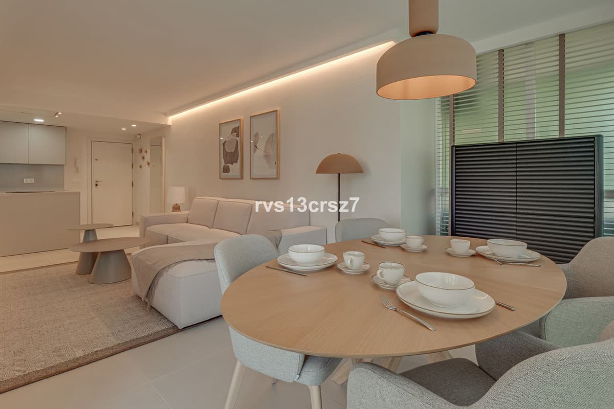 Middle Floor Apartment in Marbella — photo 3 of 10