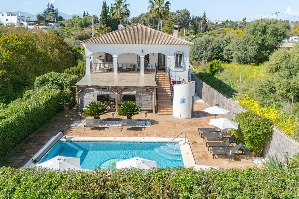Detached Villa in Alhaurín el Grande — photo 3 of 10