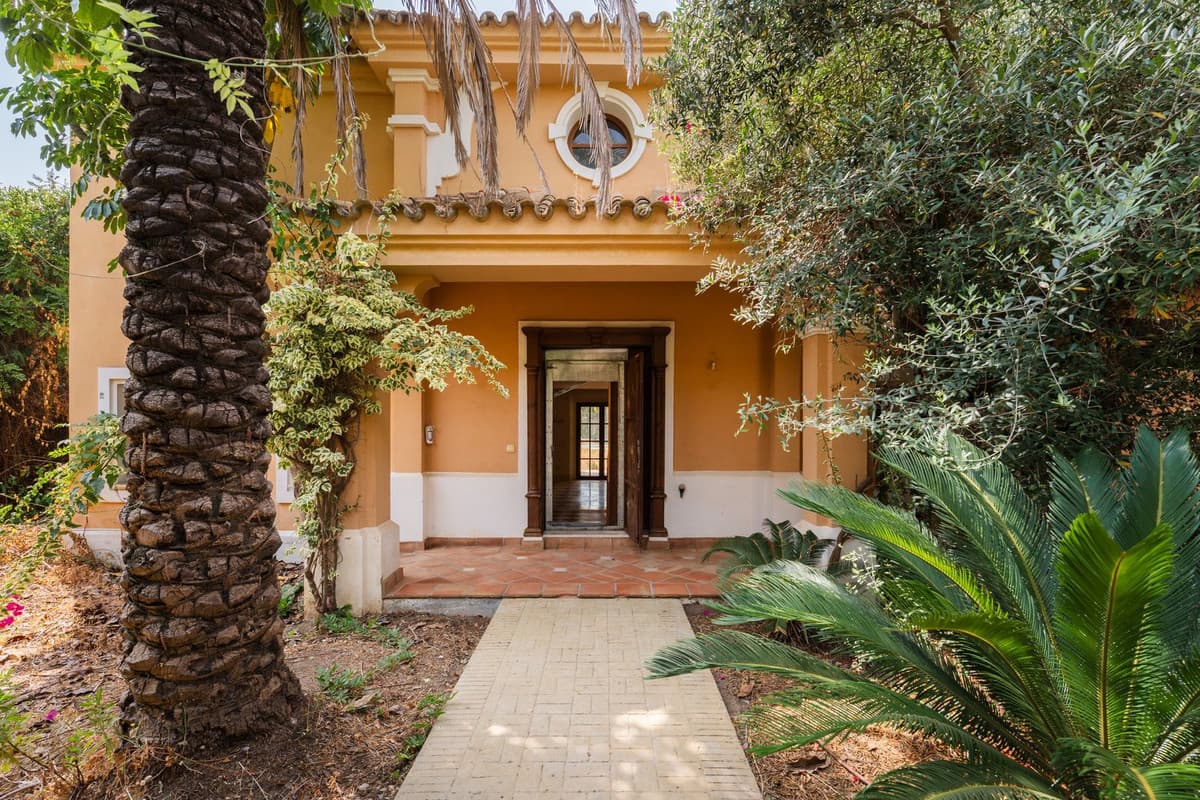 Detached Villa in Estepona — photo 4 of 10