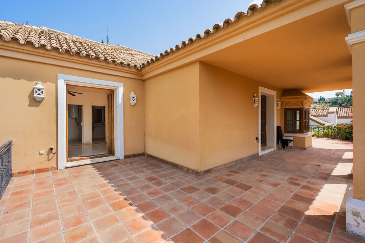 Detached Villa in Estepona — photo 5 of 10