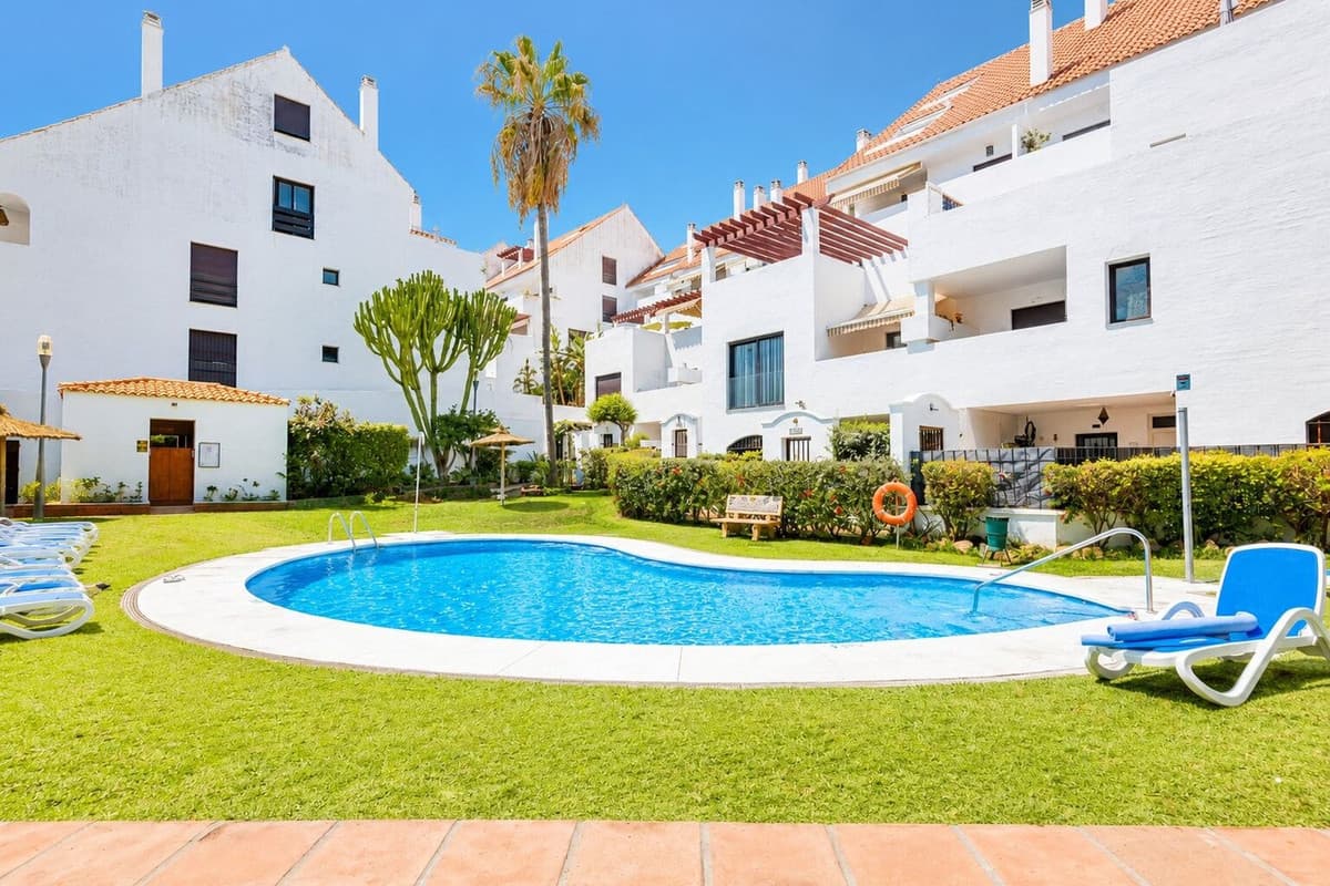 Middle Floor Apartment in Nueva Andalucía — photo 2 of 10