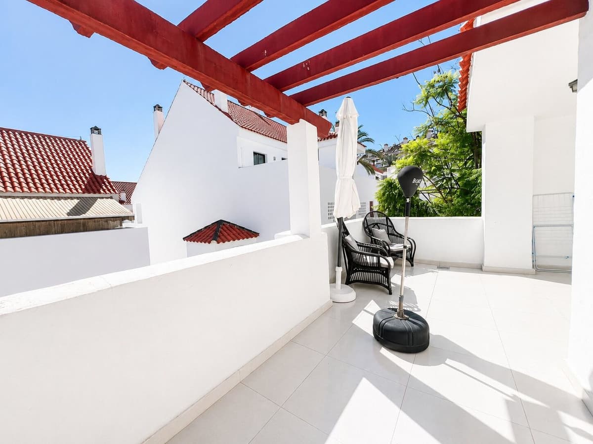 Middle Floor Apartment in Nueva Andalucía — photo 9 of 10