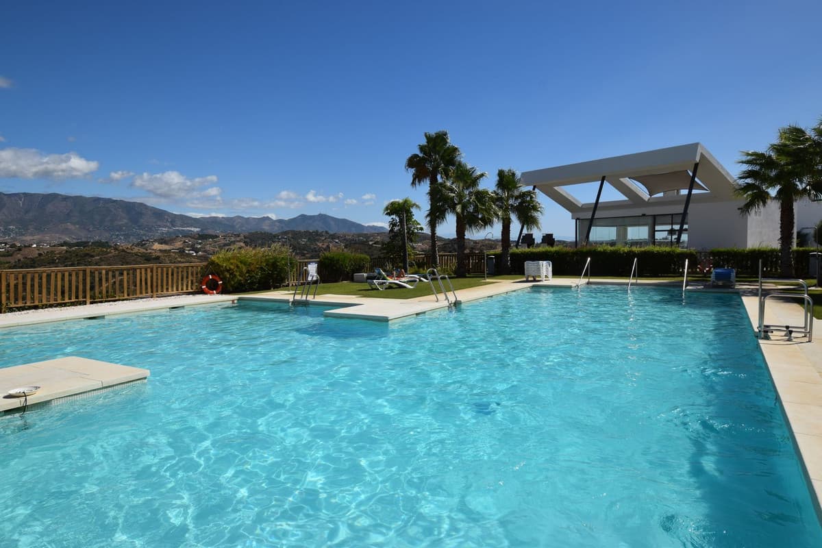 Ground Floor Apartment in La Cala de Mijas — photo 1 of 10