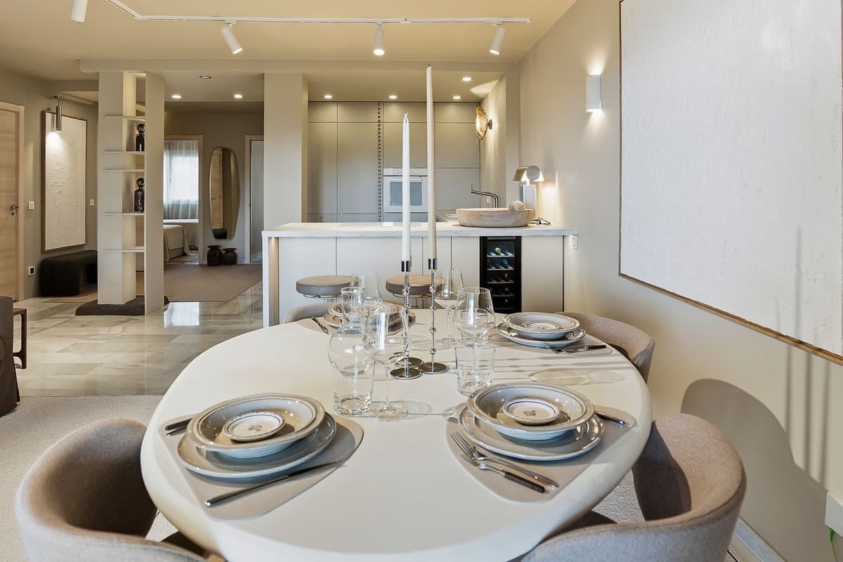 Middle Floor Apartment in Calahonda — photo 1 of 10