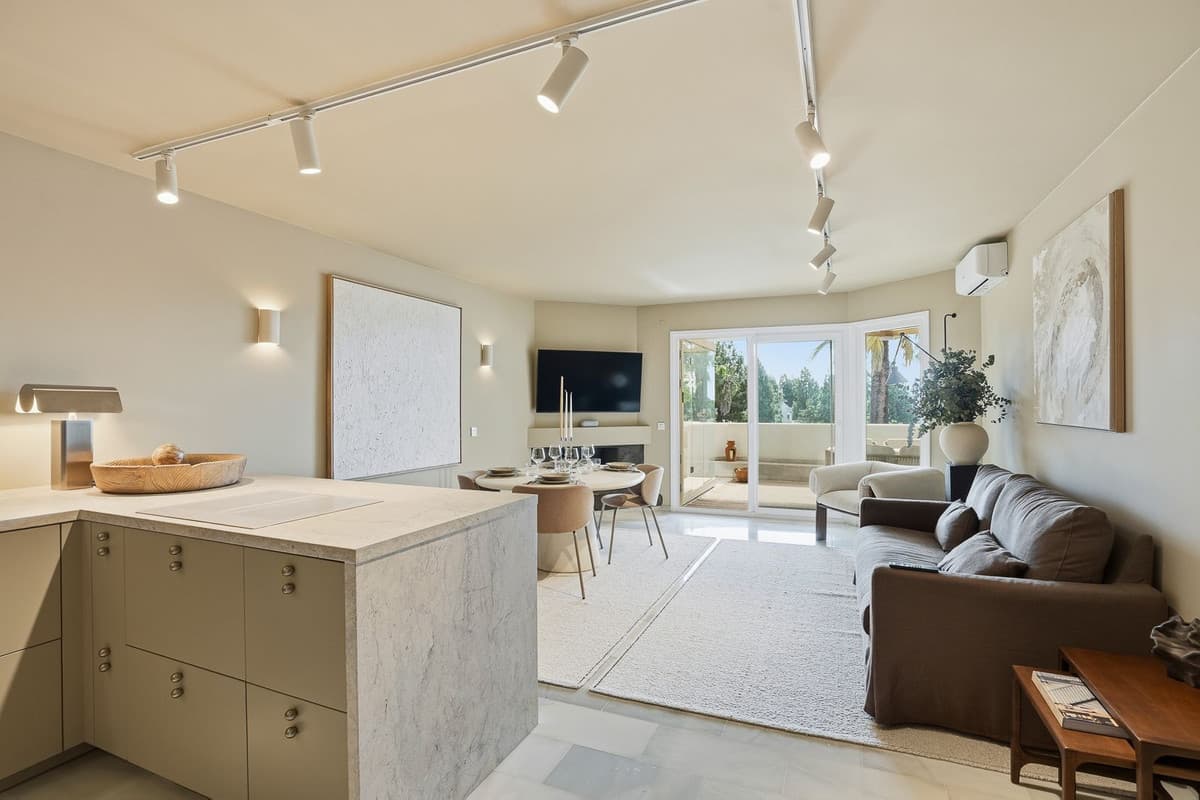 Middle Floor Apartment in Calahonda — photo 10 of 10