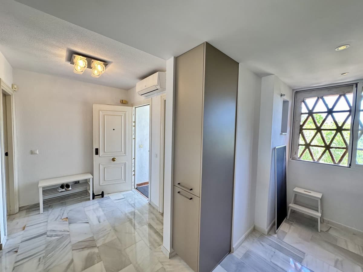 Penthouse Duplex in Calahonda — photo 4 of 10