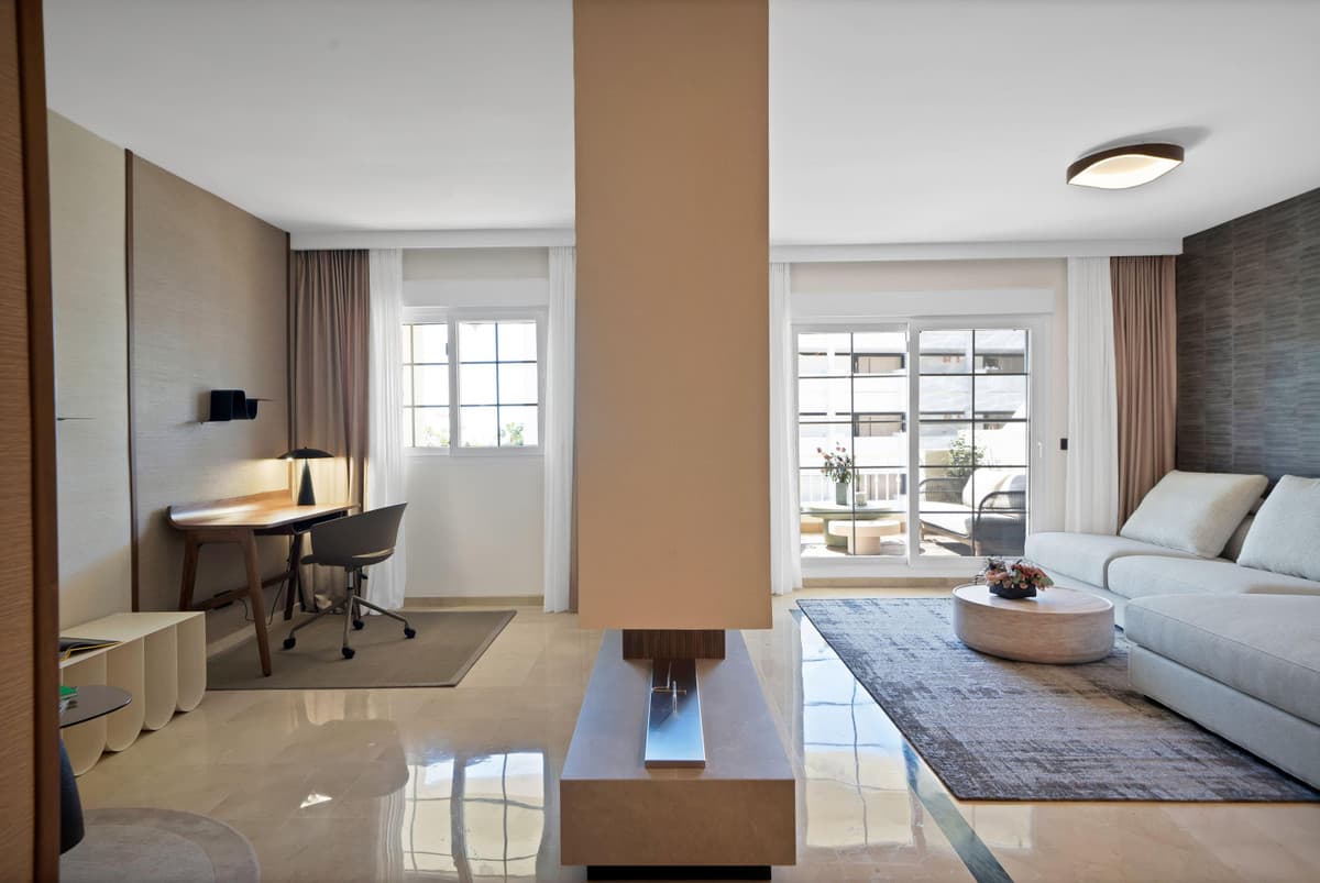 Middle Floor Apartment in Marbella — photo 3 of 10