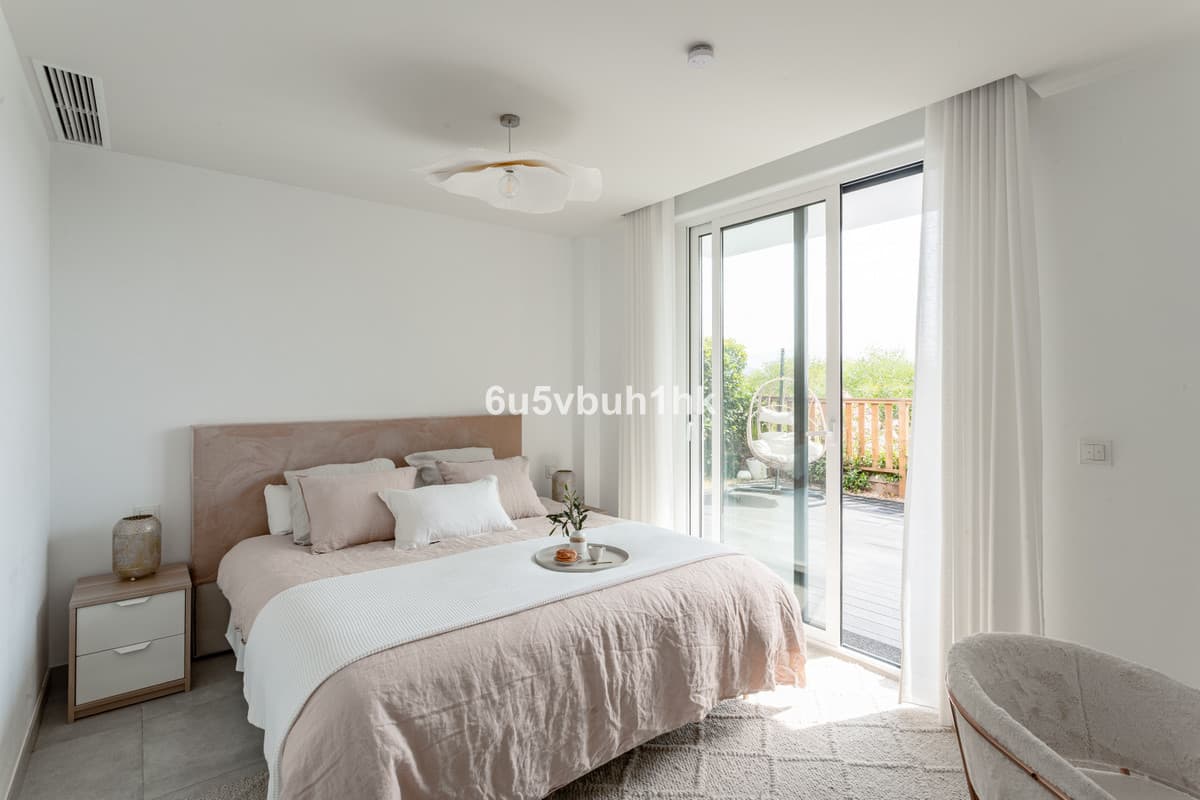 Ground Floor Apartment in La Cala de Mijas — photo 10 of 10