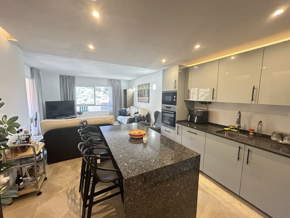 Ground Floor Apartment in Calahonda — photo 4 of 10