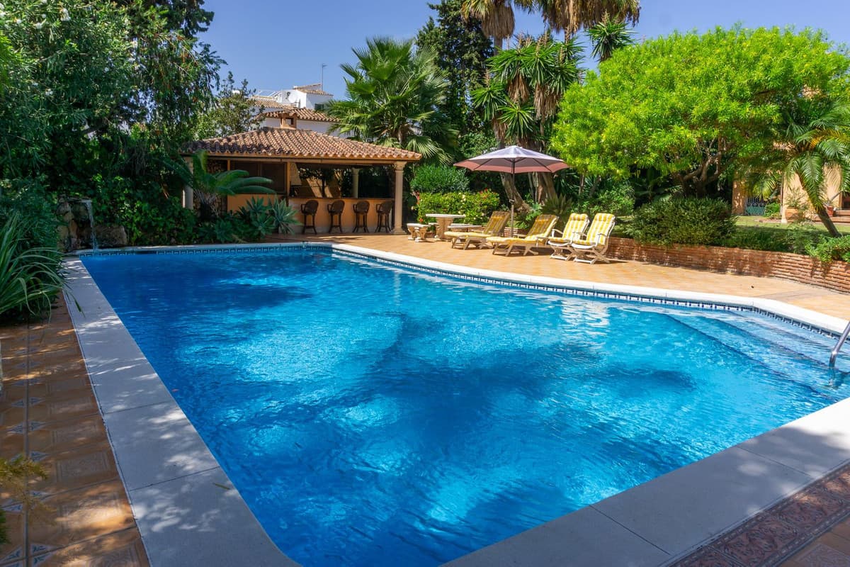 Detached Villa in El Paraiso — photo 4 of 10