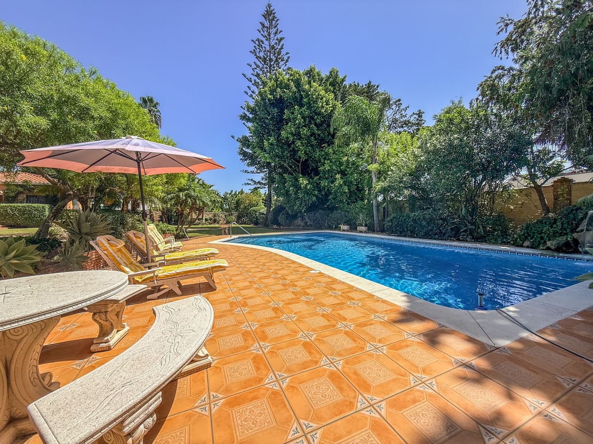 Detached Villa in El Paraiso — photo 9 of 10