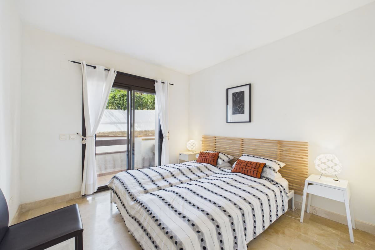 Middle Floor Apartment in La Alcaidesa — photo 6 of 10
