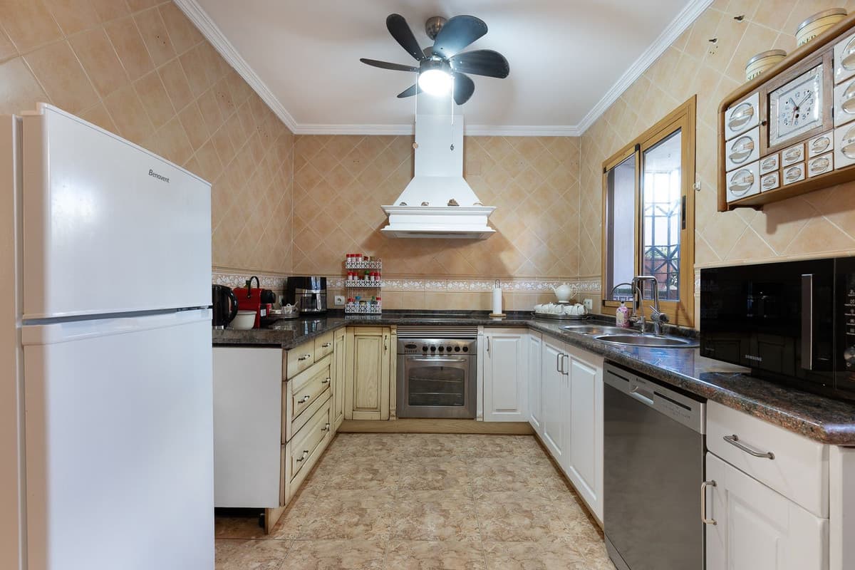 Townhouse in La Carihuela — photo 9 of 10