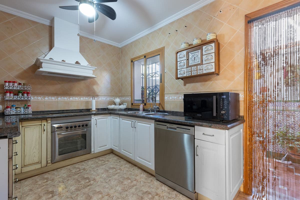 Townhouse in La Carihuela — photo 10 of 10
