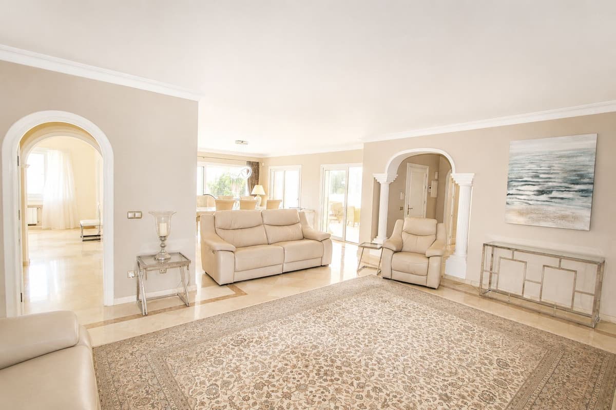 Detached Villa in Elviria — photo 6 of 10