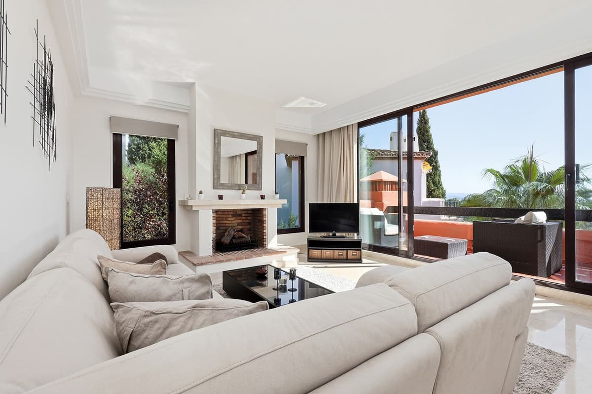 Penthouse in Benahavís — photo 2 of 10