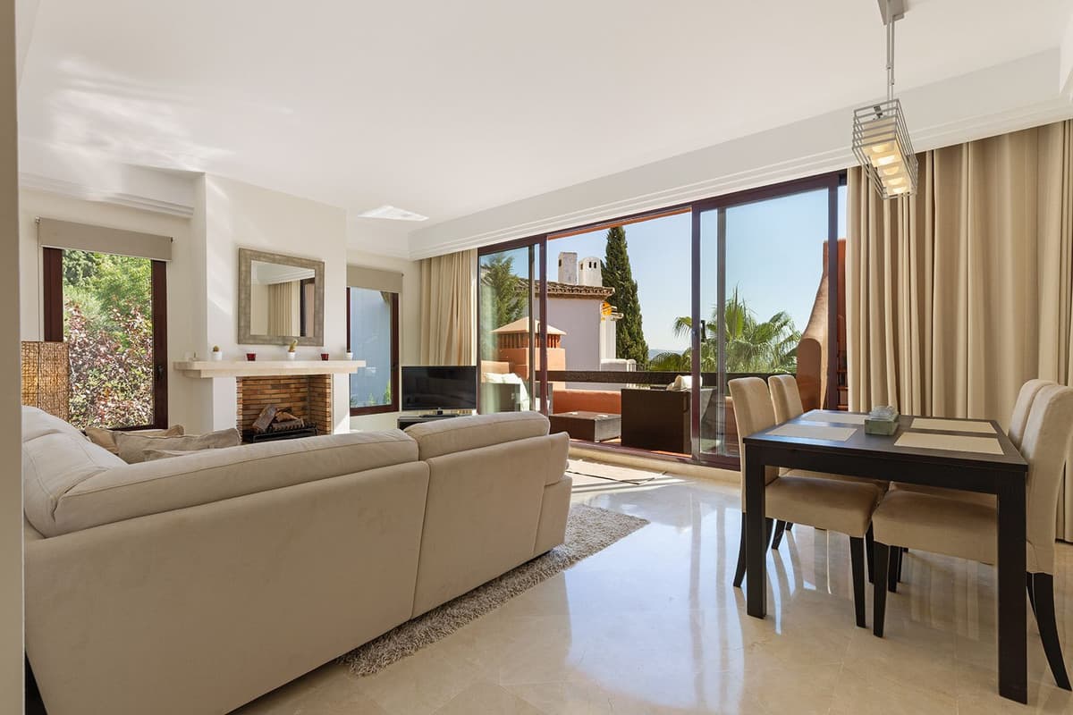 Penthouse in Benahavís — photo 4 of 10