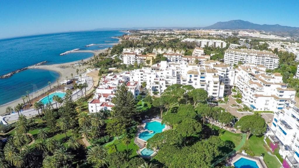 Middle Floor Apartment in Puerto Banús — photo 3 of 10