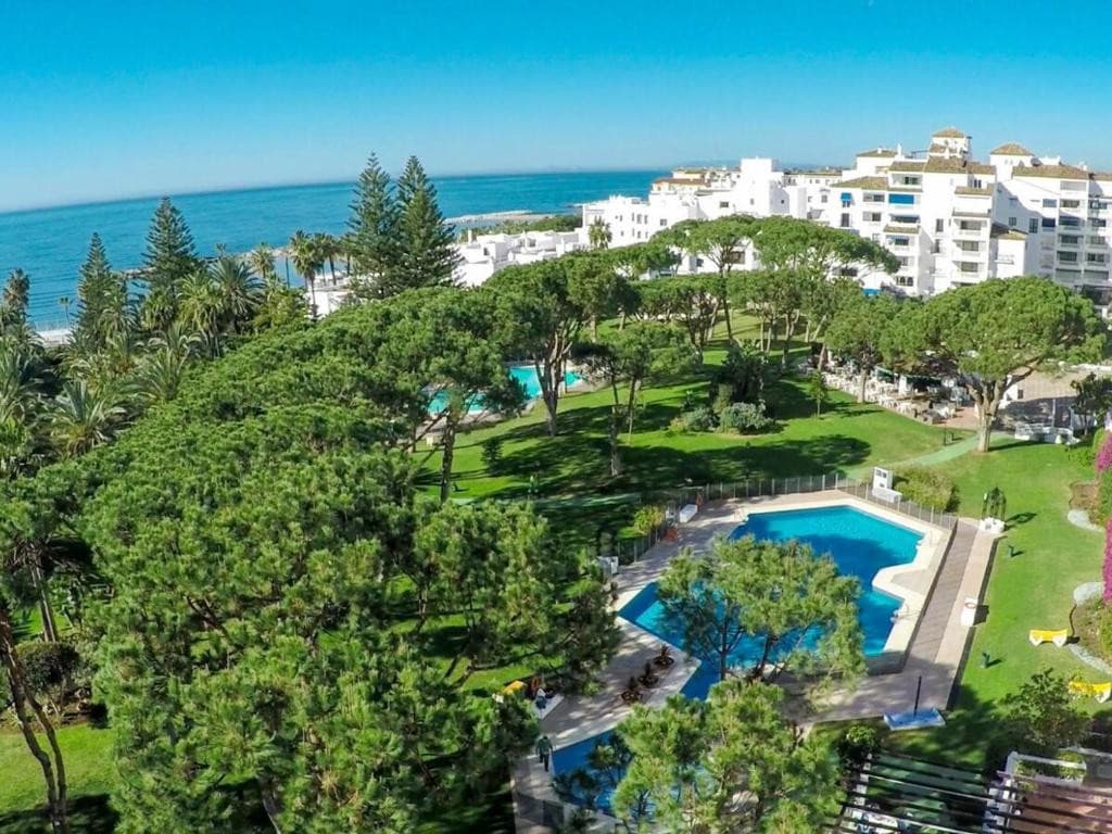 Middle Floor Apartment in Puerto Banús — photo 4 of 10