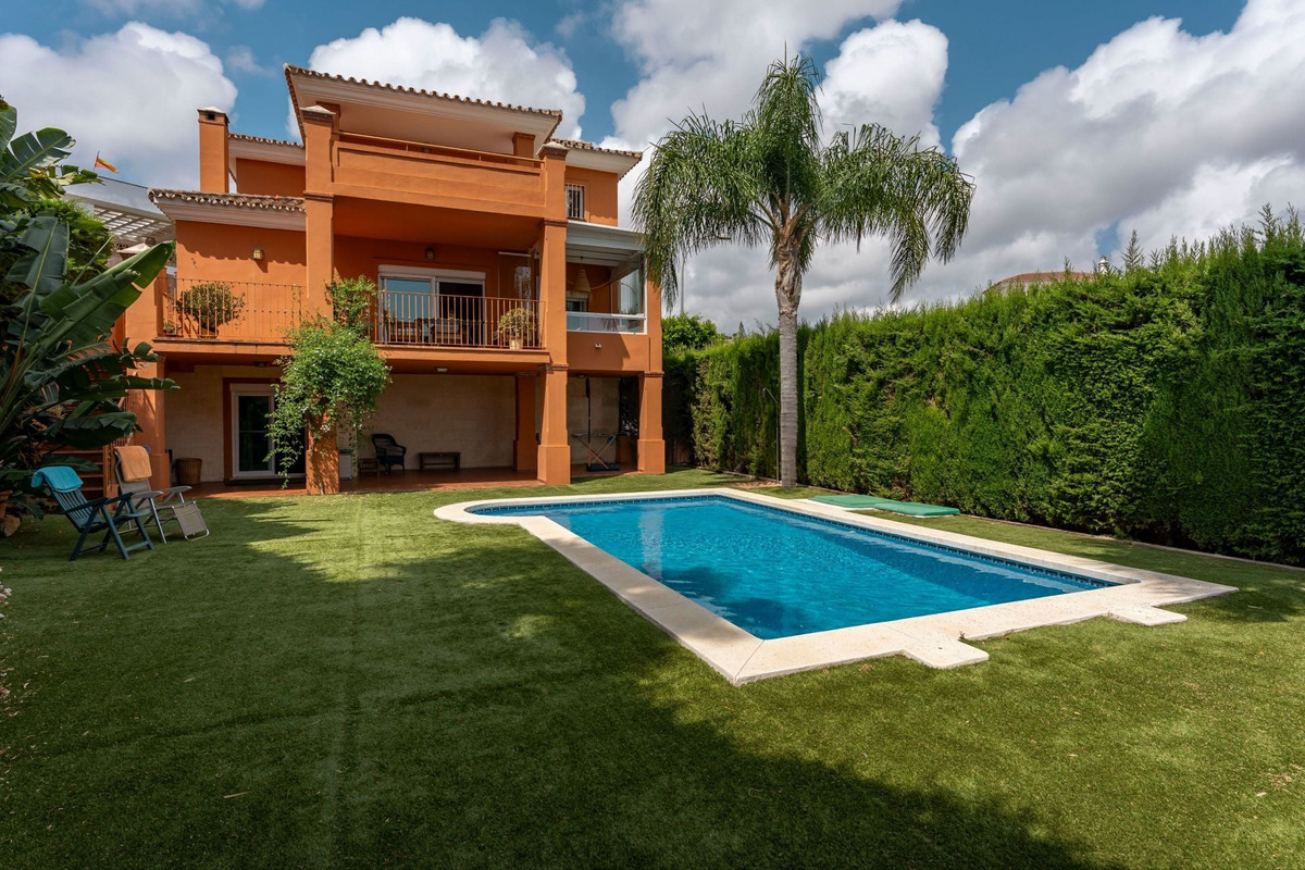 Detached Villa in Mijas — photo 1 of 10
