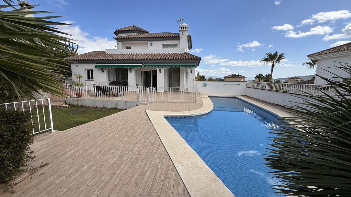 Detached Villa in Coín — photo 4 of 10