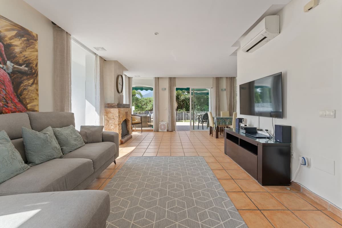 Detached Villa in Coín — photo 9 of 10