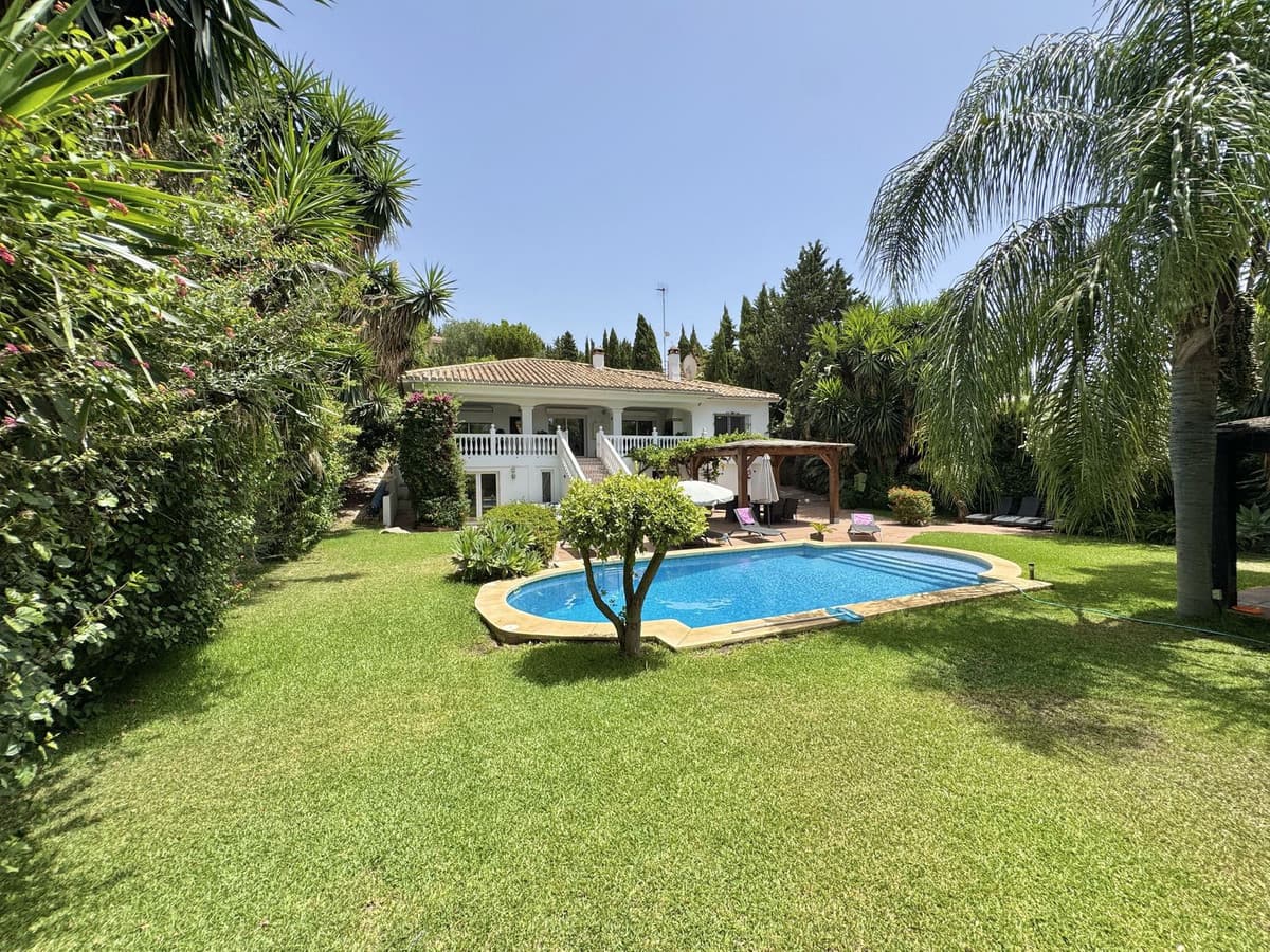 Detached Villa in Sierrezuela — photo 2 of 10