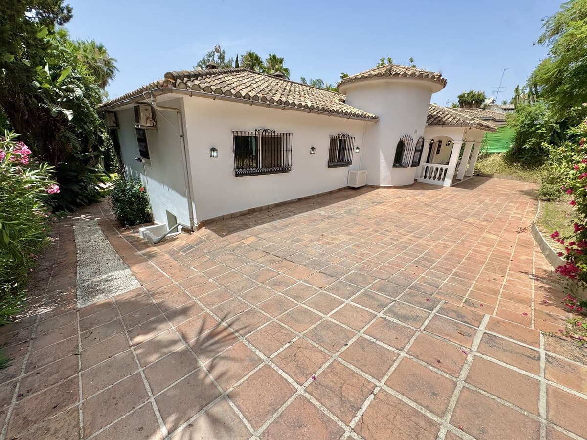 Detached Villa in Sierrezuela — photo 5 of 10