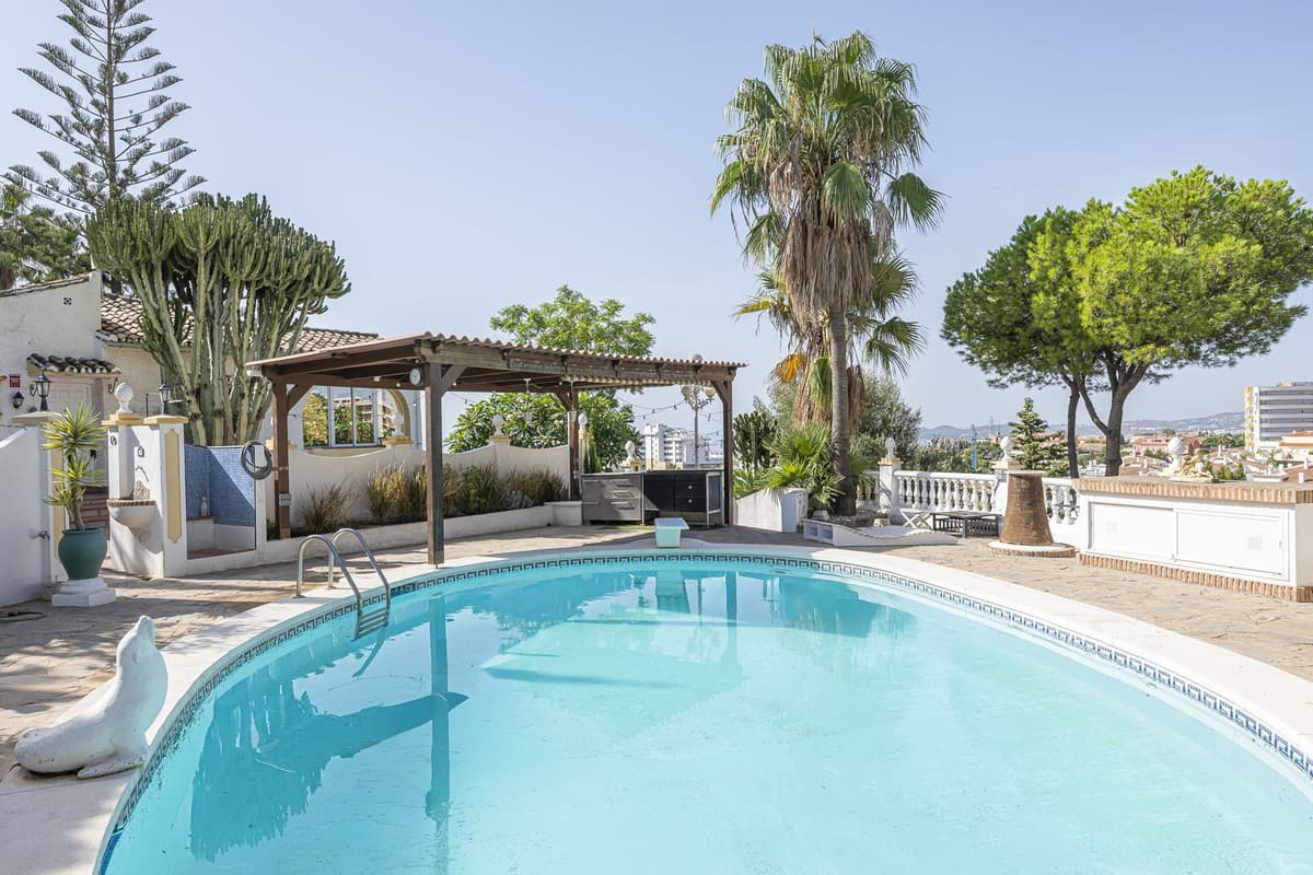Detached Villa in Fuengirola — photo 1 of 10