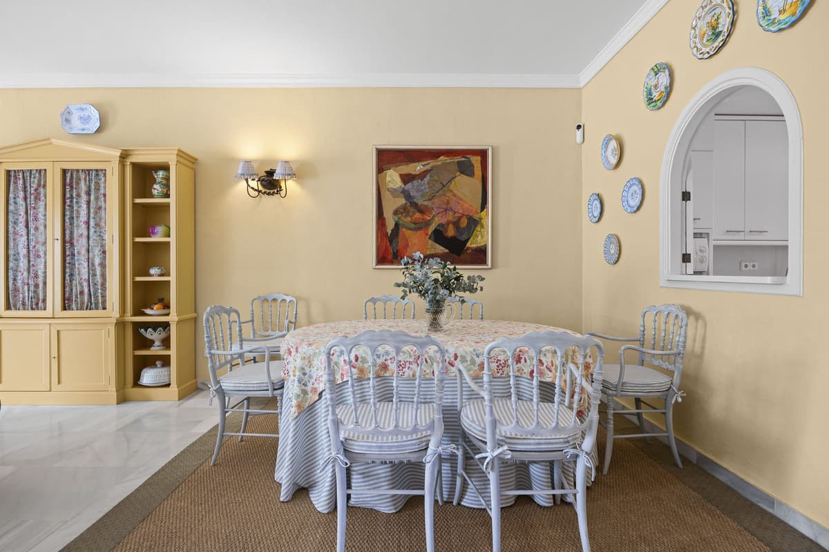 Townhouse in La Quinta — photo 4 of 10