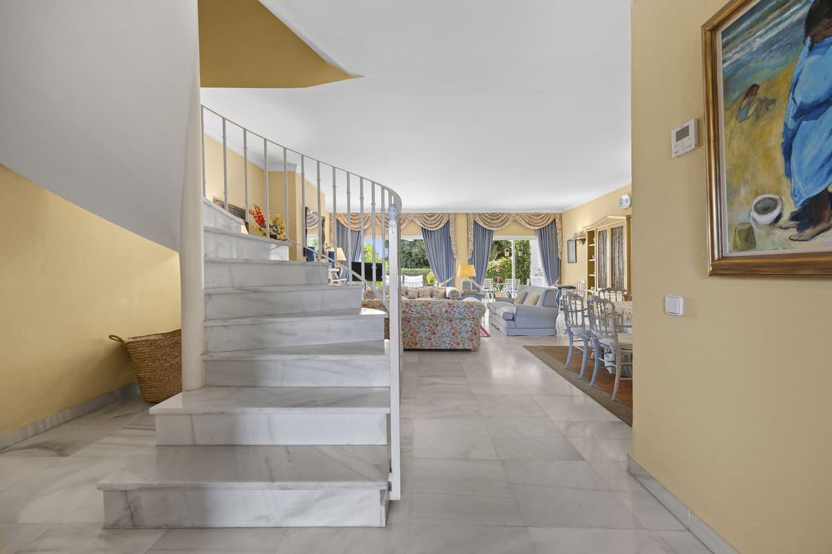 Townhouse in La Quinta — photo 8 of 10