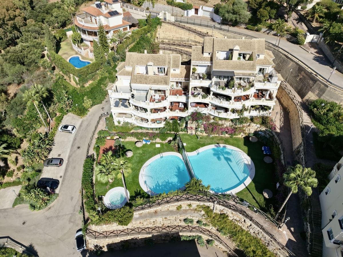 Penthouse Duplex in Elviria — photo 1 of 10