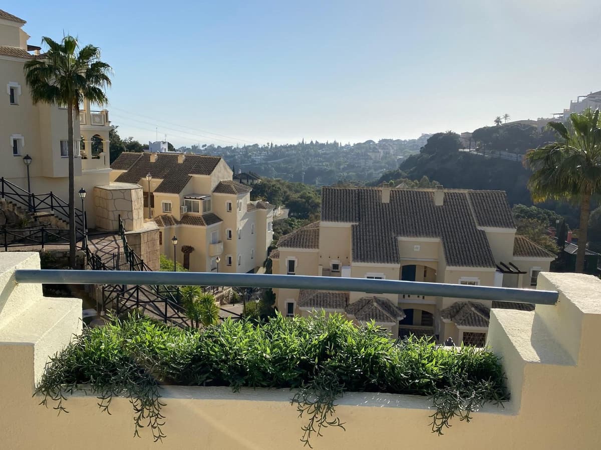 Penthouse Duplex in Elviria — photo 8 of 10