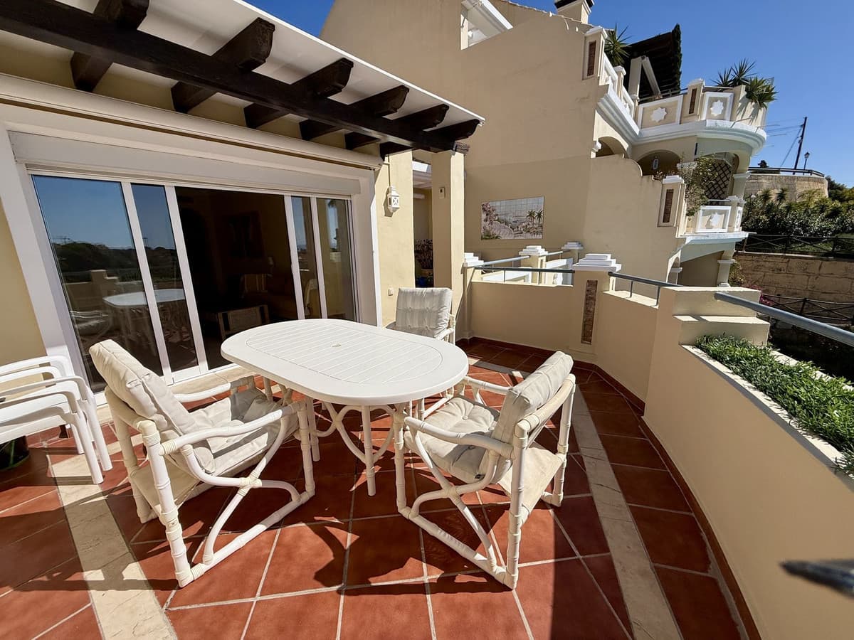 Penthouse Duplex in Elviria — photo 9 of 10