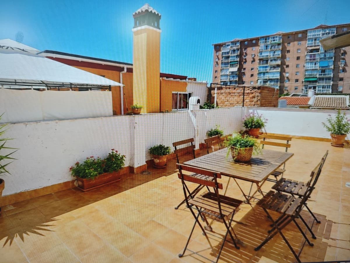 Townhouse in Victoria Eugenia — photo 1 of 10