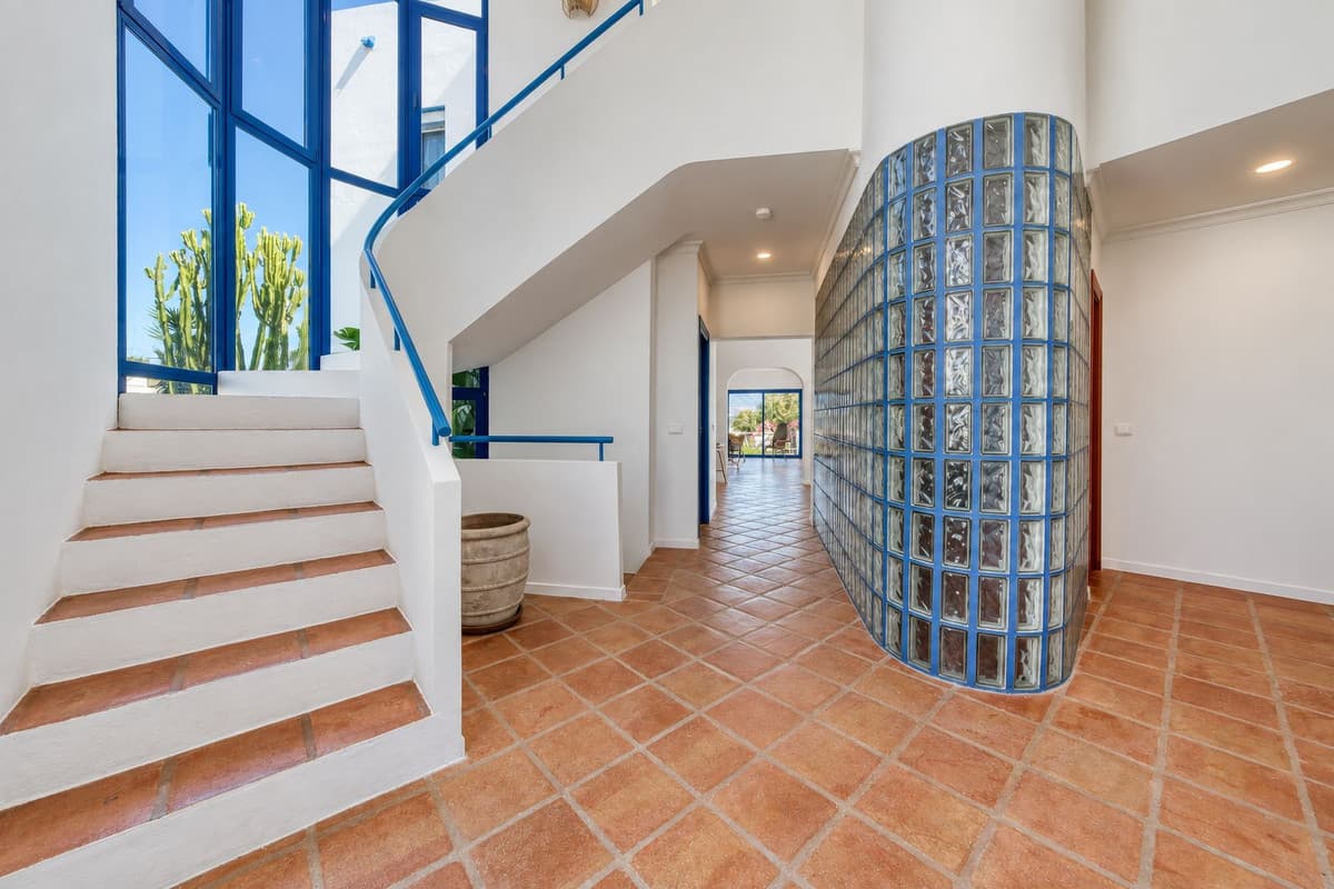 Detached Villa in Cerros del Aguila — photo 3 of 10