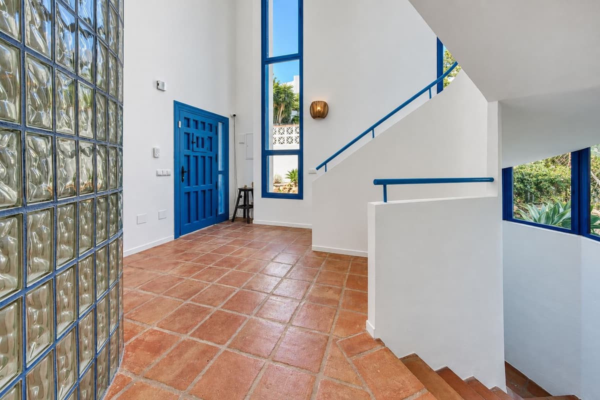 Detached Villa in Cerros del Aguila — photo 6 of 10