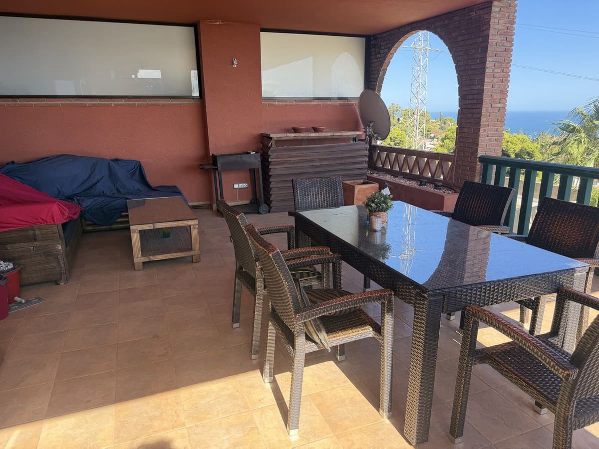 Middle Floor Apartment in Higueron — photo 7 of 10