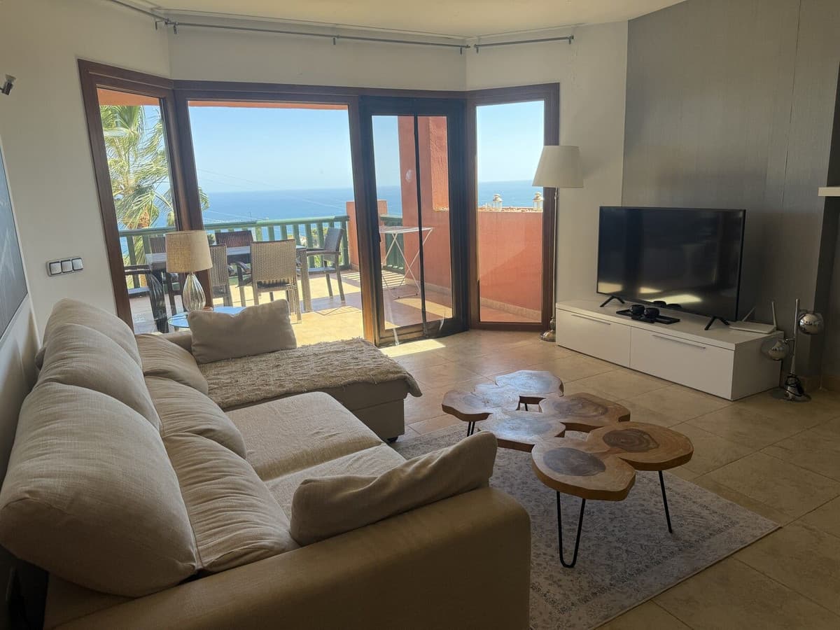 Middle Floor Apartment in Higueron — photo 9 of 10