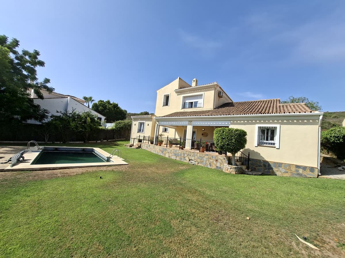 Detached Villa in La Duquesa — photo 4 of 10