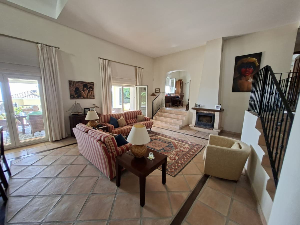 Detached Villa in La Duquesa — photo 5 of 10