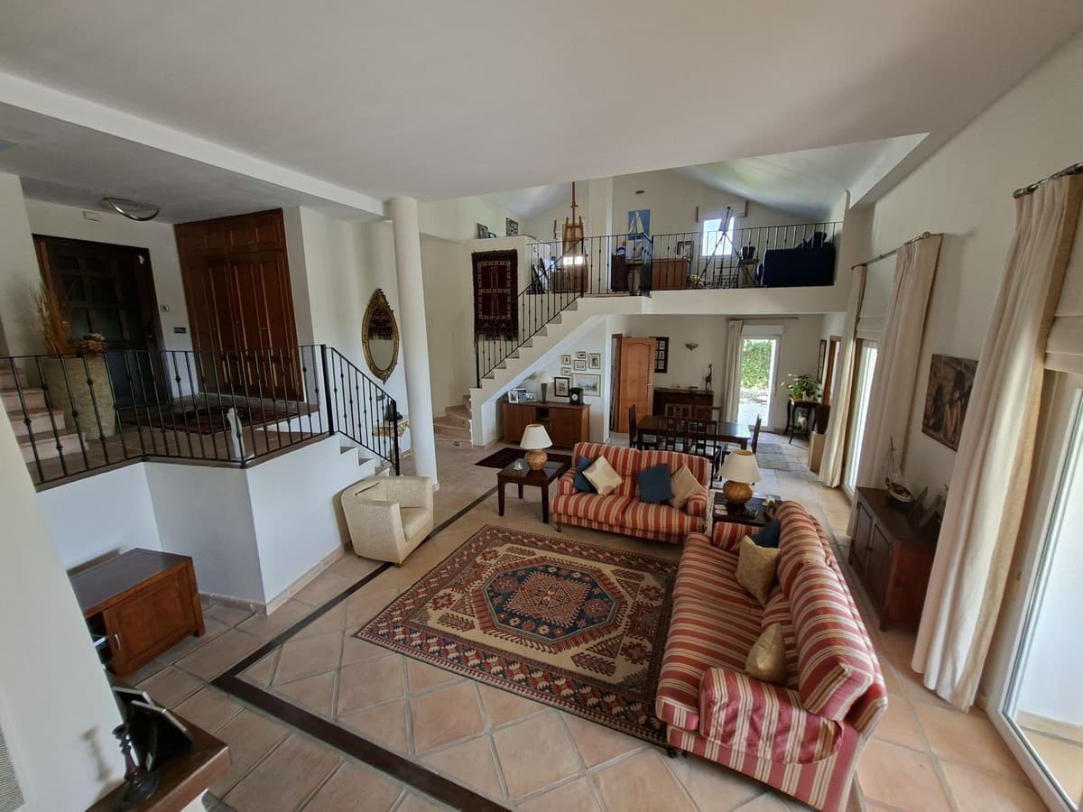 Detached Villa in La Duquesa — photo 9 of 10