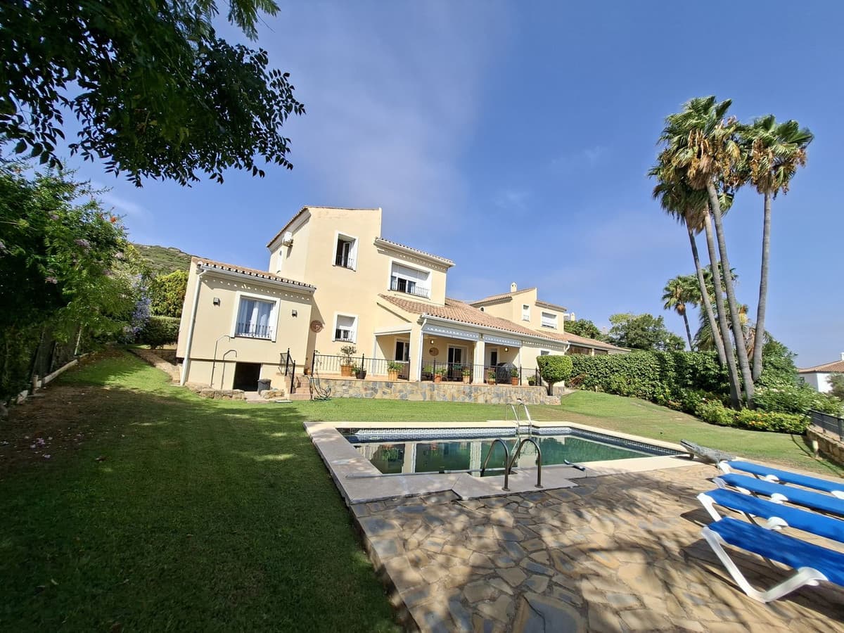 Detached Villa in La Duquesa — photo 10 of 10