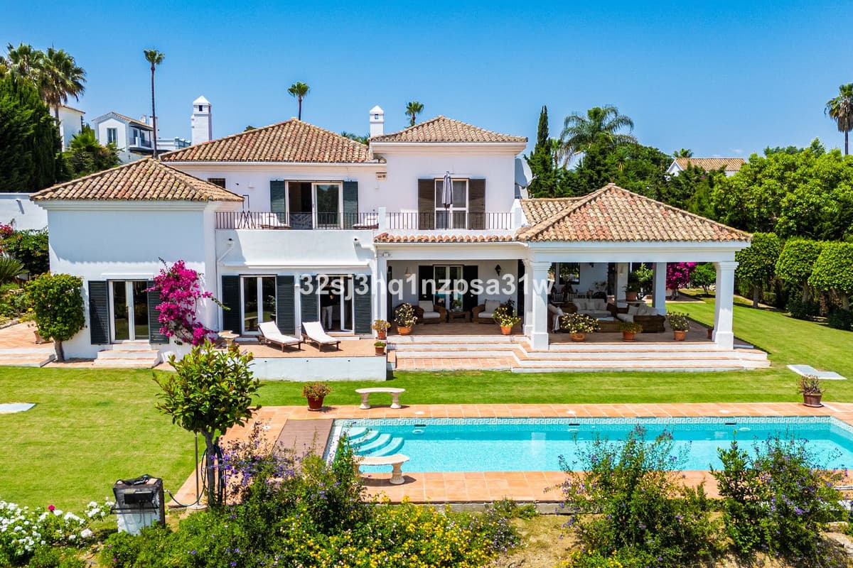 Detached Villa in Sotogrande — photo 1 of 10