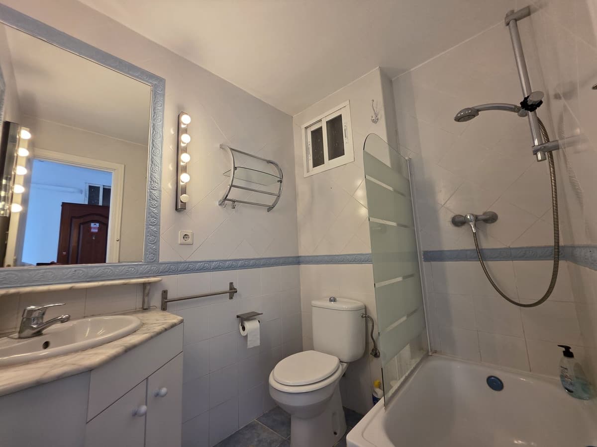 Middle Floor Apartment in Marbella — photo 4 of 10