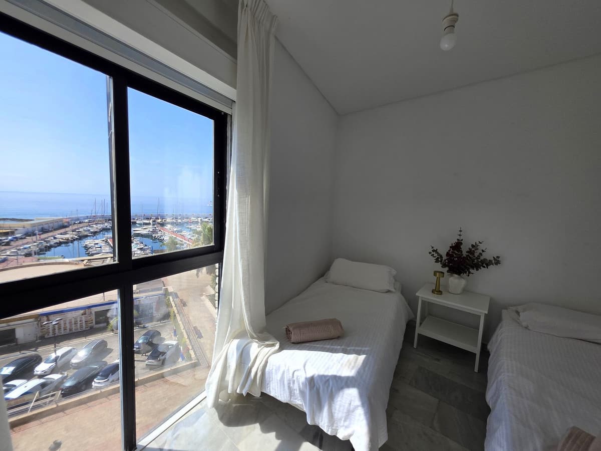 Middle Floor Apartment in Marbella — photo 7 of 10
