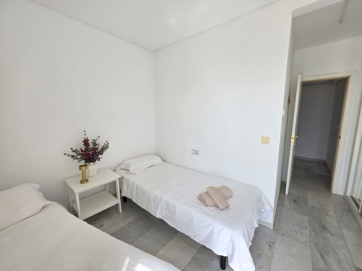 Middle Floor Apartment in Marbella — photo 8 of 10